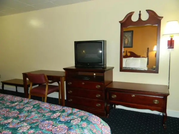 Fairfax Motel 5
